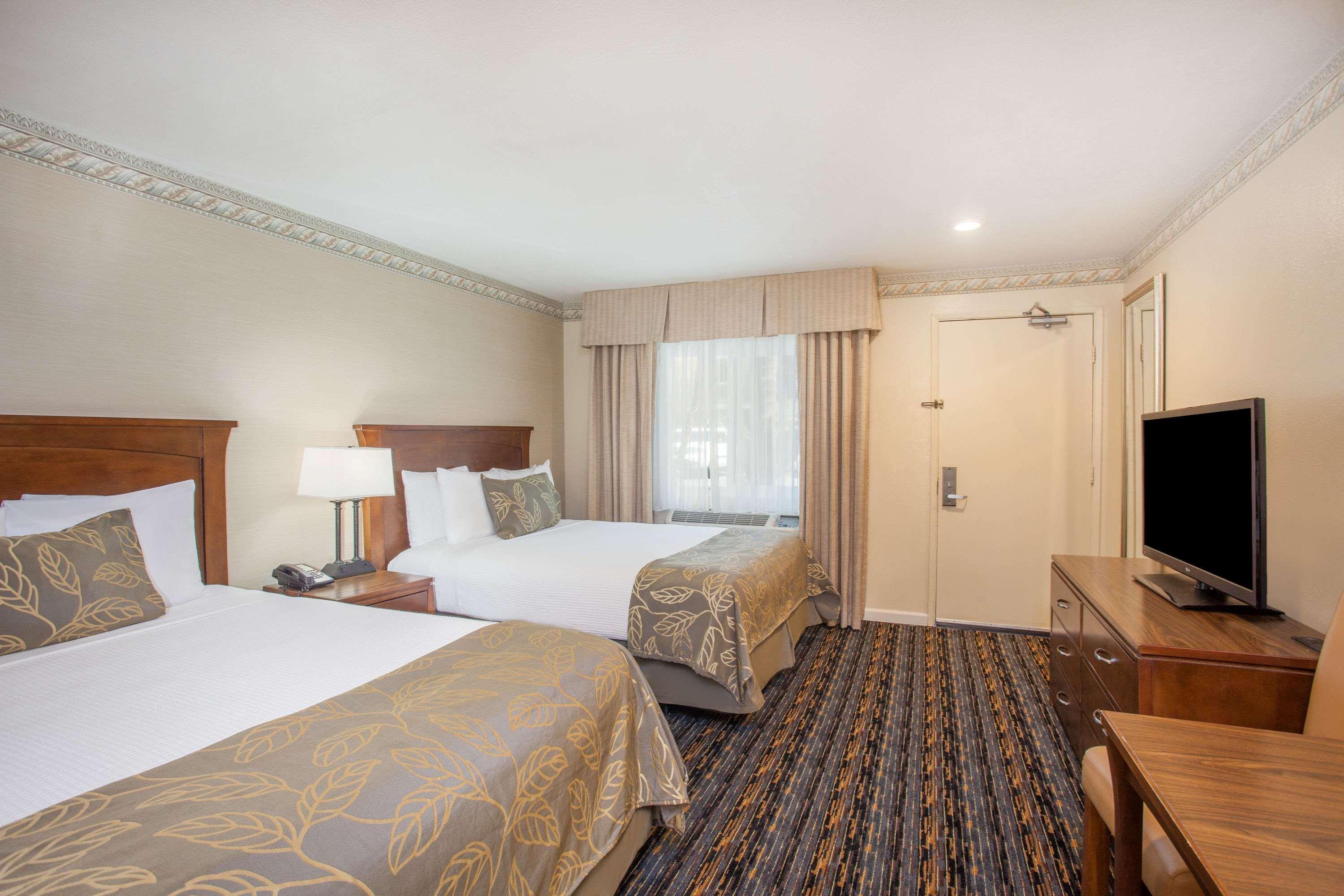 Days Inn By Wyndham San Diego Hotel Circle Eksteriør billede
