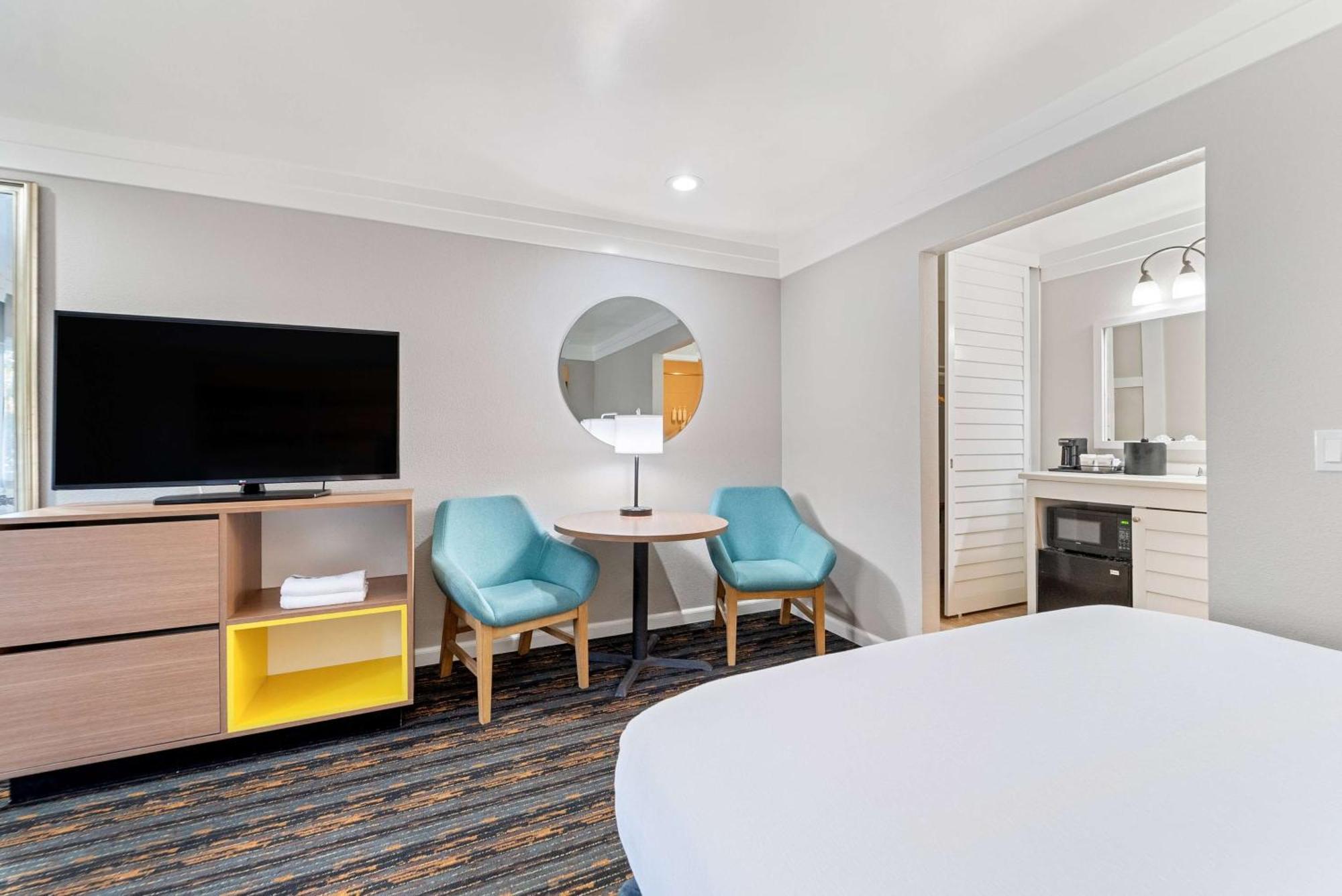 Days Inn By Wyndham San Diego Hotel Circle Eksteriør billede