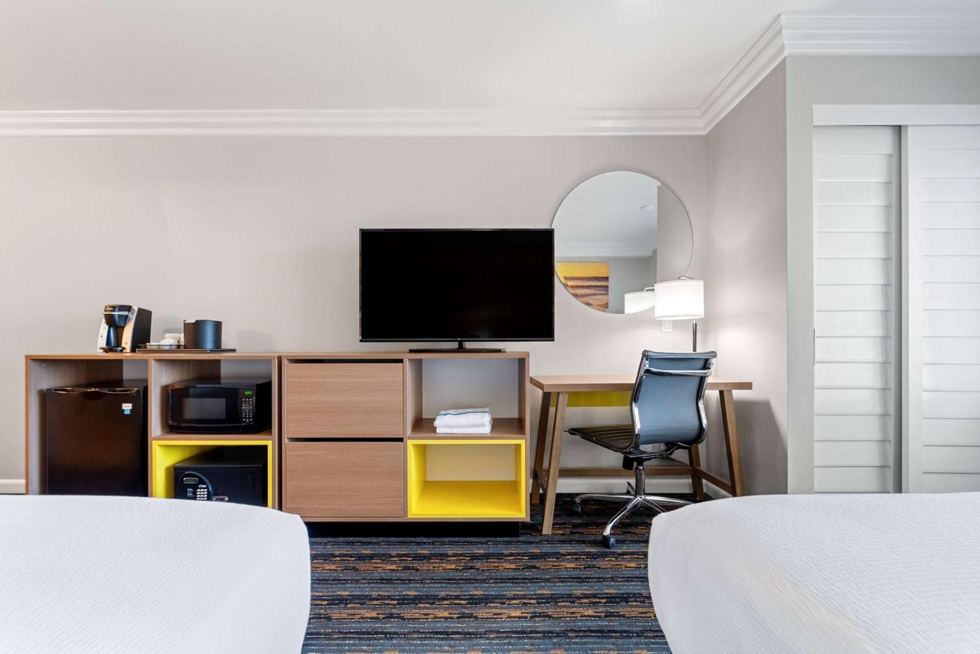 Days Inn By Wyndham San Diego Hotel Circle Eksteriør billede