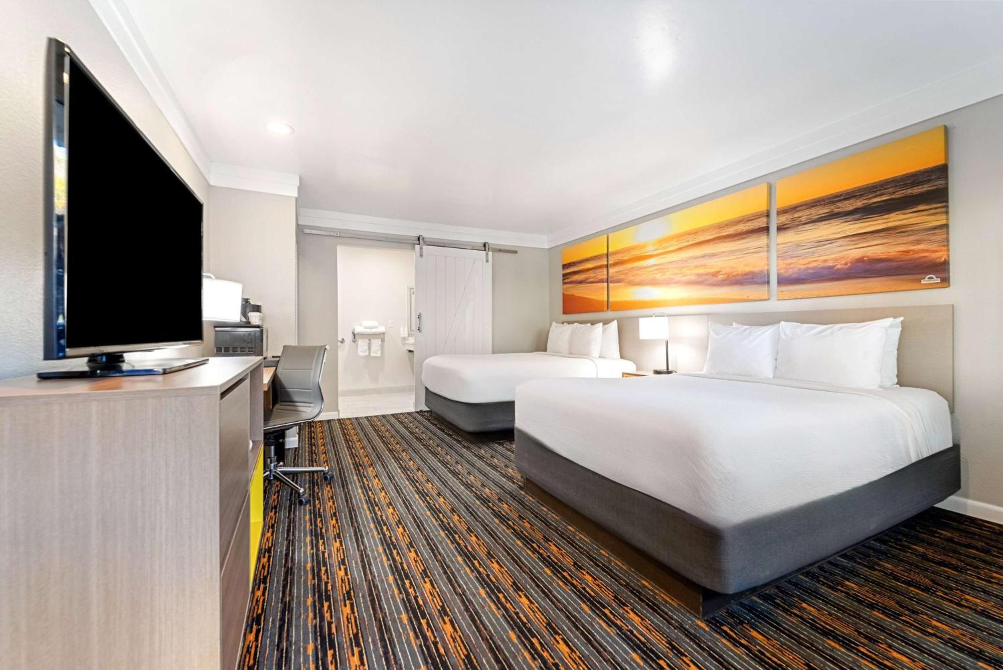 Days Inn By Wyndham San Diego Hotel Circle Eksteriør billede