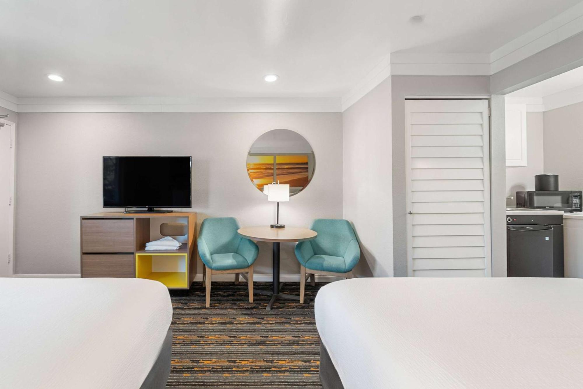 Days Inn By Wyndham San Diego Hotel Circle Eksteriør billede