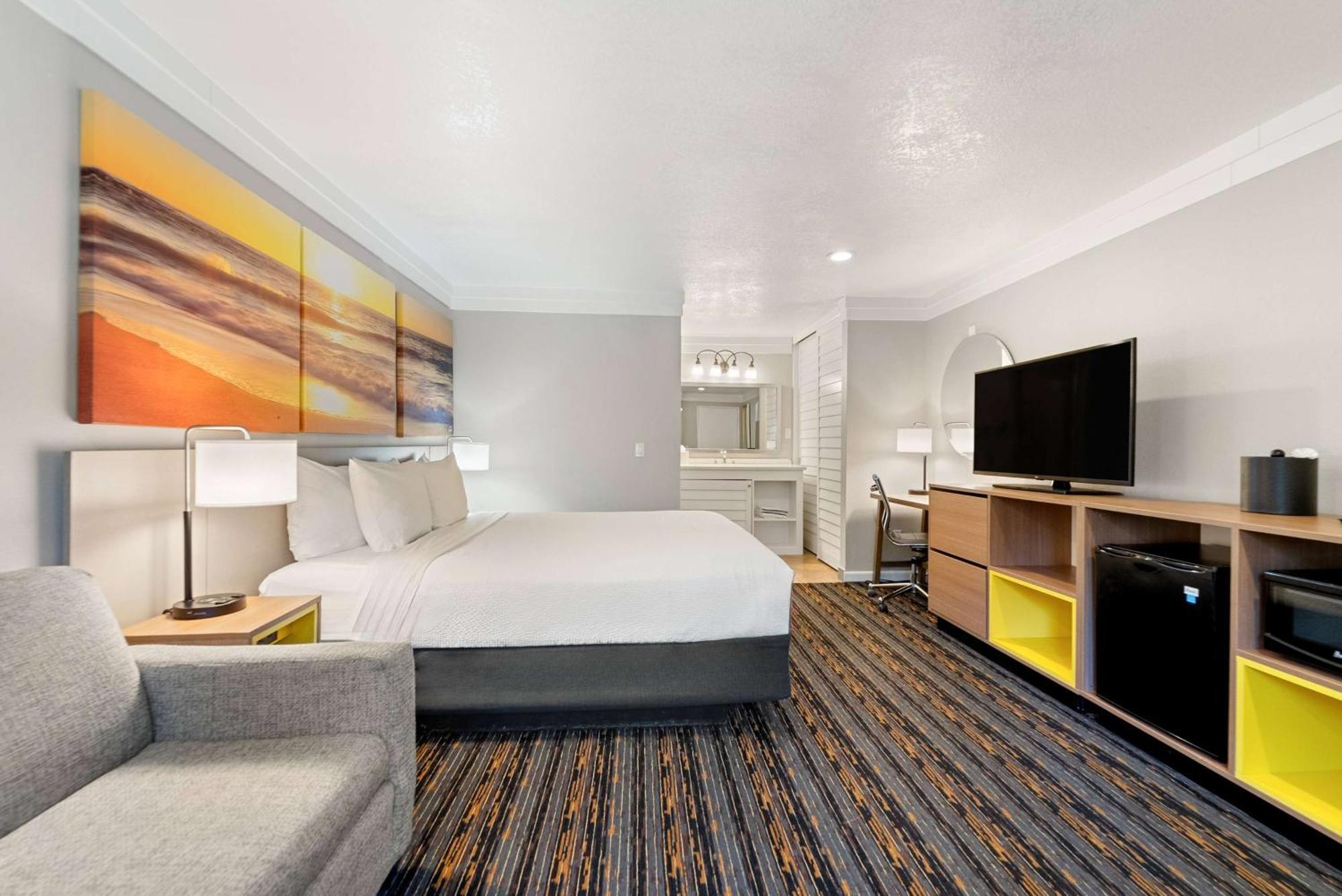 Days Inn By Wyndham San Diego Hotel Circle Eksteriør billede