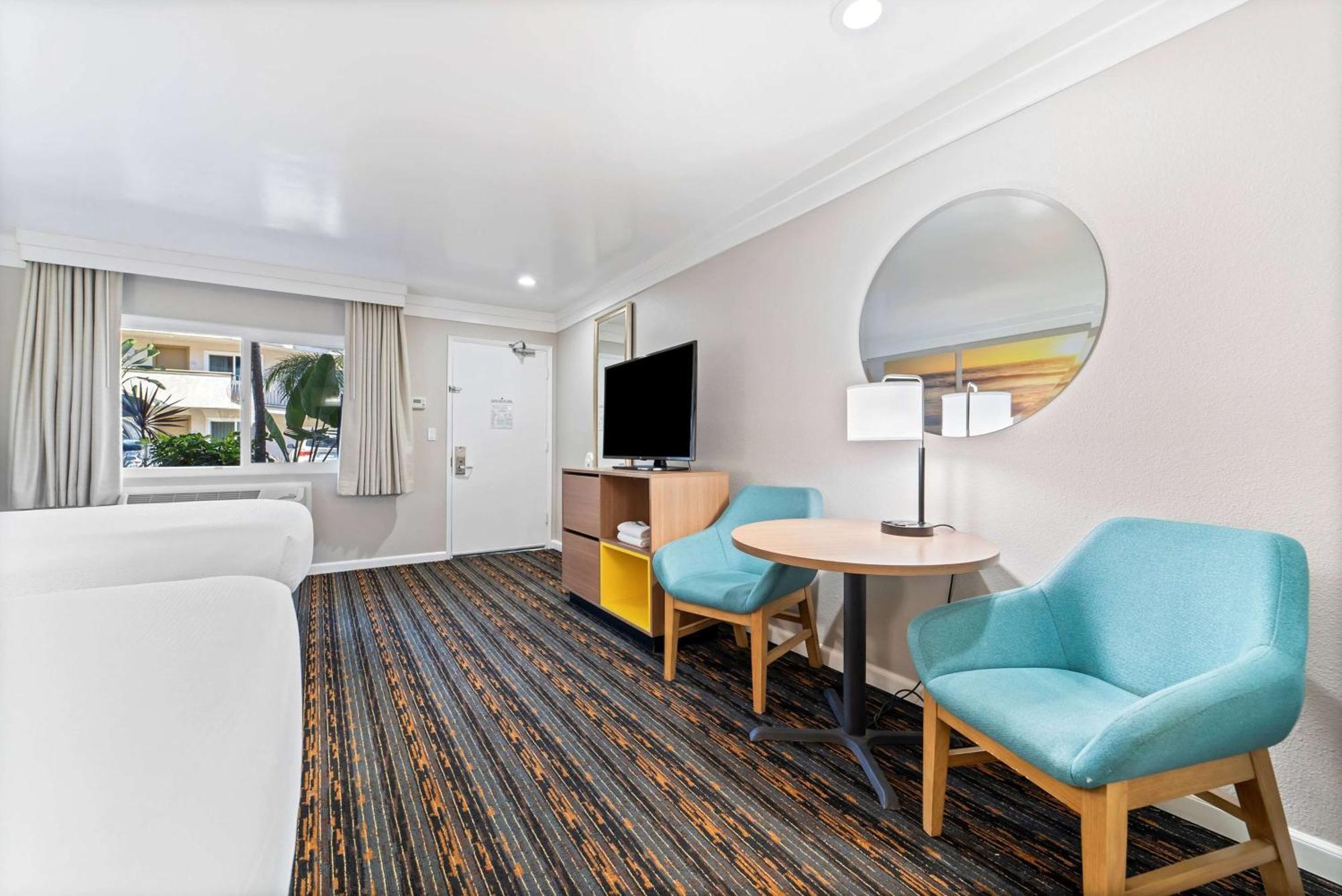 Days Inn By Wyndham San Diego Hotel Circle Eksteriør billede